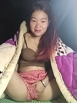 lylylove online show from November 27, 8:33 pm