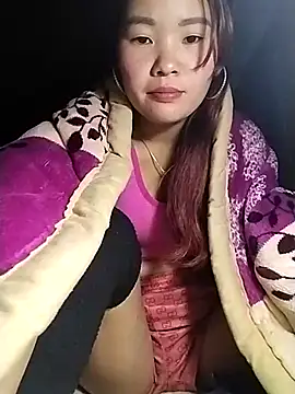 lylylove online show from January 18, 9:40 pm