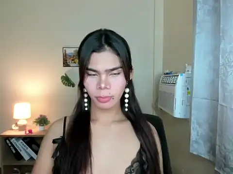 Snapshot of dianne_swift chatting on October 21, 3:24 pm dianne swift online show from October 21, 3:24 pm