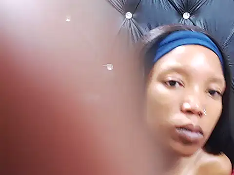 AppleAss02 online show from November 28, 8:44 pm