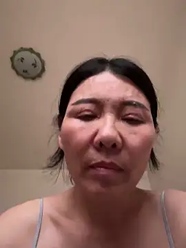 xiiuuff18 online show from September 11, 4:34 am