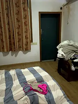 xiiuuff18 online show from January 6, 2:21 pm