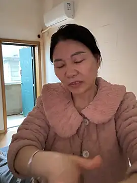 xiiuuff18 online show from March 23, 1:09 am