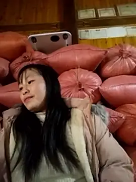 miss-su online show from January 19, 8:07 am