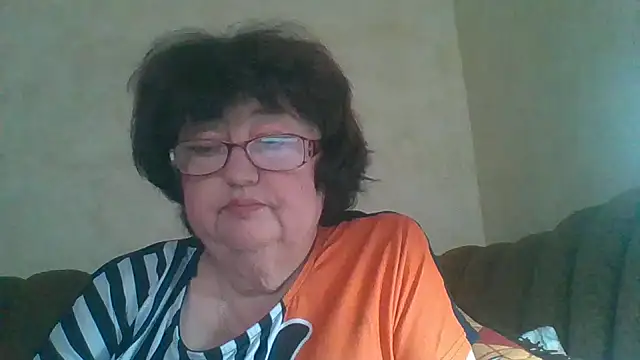 Snapshot of MilaSky5303 chatting on September 25, 9:46 am MilaSky5303 online show from September 25, 9:46 am