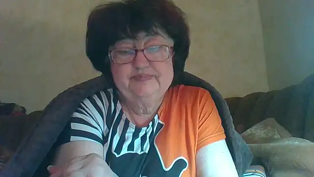 Snapshot of MilaSky5303 chatting on October 3, 12:35 pm MilaSky5303 online show from October 3, 12:35 pm