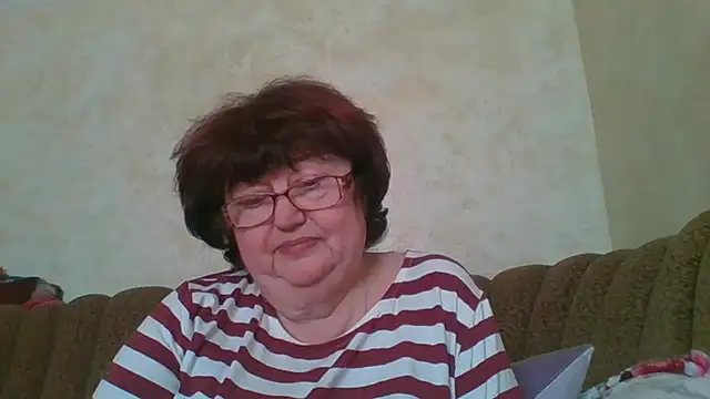 Snapshot of MilaSky5303 chatting on October 5, 10:13 am MilaSky5303 online show from October 5, 10:13 am