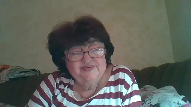 Snapshot of MilaSky5303 chatting on October 11, 11:20 am MilaSky5303 online show from October 11, 11:20 am