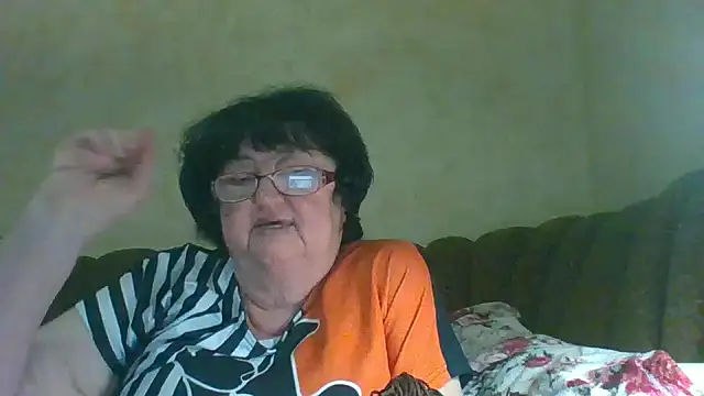 Snapshot of MilaSky5303 chatting on November 3, 9:05 pm MilaSky5303 online show from November 3, 9:05 pm