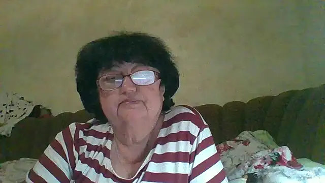 Snapshot of MilaSky5303 chatting on November 5, 10:54 pm MilaSky5303 online show from November 5, 10:54 pm