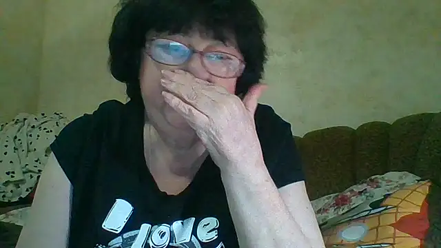 Snapshot of MilaSky5303 chatting on November 10, 2:49 pm MilaSky5303 online show from November 10, 2:49 pm