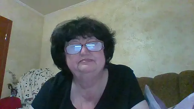 Snapshot of MilaSky5303 chatting on November 12, 12:11 am MilaSky5303 online show from November 12, 12:11 am