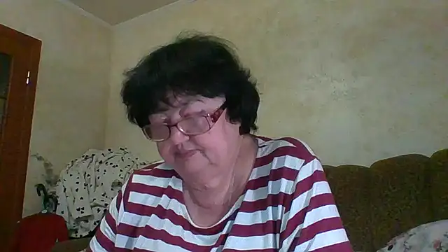 Snapshot of MilaSky5303 chatting on November 14, 9:57 pm MilaSky5303 online show from November 14, 9:57 pm