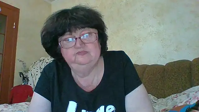 Snapshot of MilaSky5303 chatting on November 16, 10:10 am MilaSky5303 online show from November 16, 10:10 am