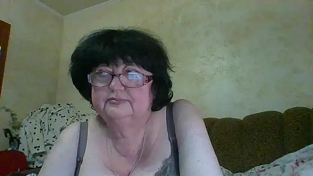 Snapshot of MilaSky5303 chatting on November 16, 10:15 pm MilaSky5303 online show from November 16, 10:15 pm