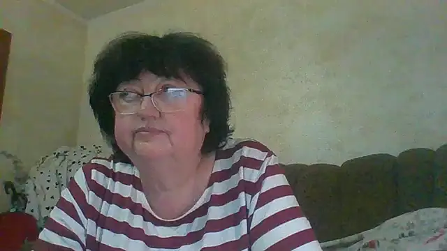 Snapshot of MilaSky5303 chatting on November 24, 11:21 am MilaSky5303 online show from November 24, 11:21 am