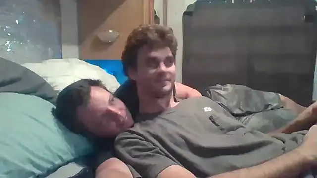 Snapshot of DeafGuyProud389 chatting on September 9, 12:10 am DeafGuyProud389 online show from September 9, 12:10 am