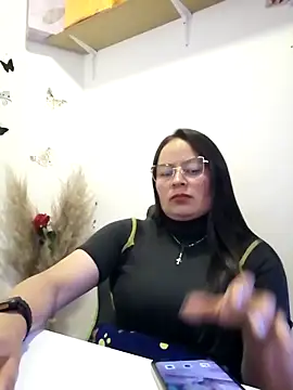 Snapshot of Daliz_Leon chatting on September 23, 10:46 pm Daliz Leon online show from September 23, 10:46 pm