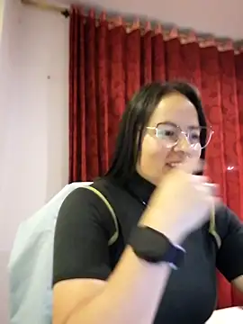 Snapshot of Daliz_Leon chatting on October 11, 2:44 am Daliz Leon online show from October 11, 2:44 am