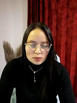 Snapshot of Daliz_Leon chatting on October 21, 10:54 pm Daliz Leon online show from October 21, 10:54 pm