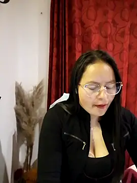 Snapshot of Daliz_Leon chatting on October 26, 1:55 am Daliz Leon online show from October 26, 1:55 am