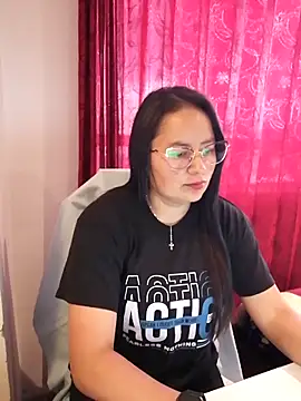 Snapshot of Daliz_Leon chatting on November 21, 7:45 pm Daliz Leon online show from November 21, 7:45 pm