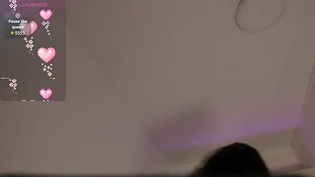 Stefannyevans  online show from January 8, 12:40 pm