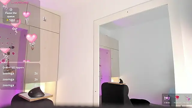 Stefannyevans  online show from January 14, 1:28 pm