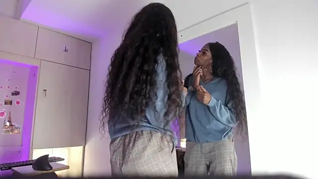 Stefannyevans  online show from February 6, 1:58 pm