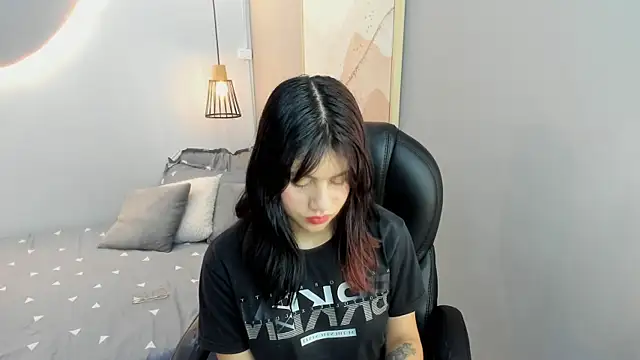 Julieth brown  online show from October 18, 7:58 pm