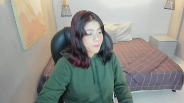 Snapshot of Julieth_brown_ chatting on November 16, 12:44 pm Julieth brown online show from November 16, 12:44 pm