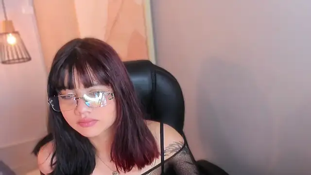 Snapshot of Julieth_brown_ chatting on December 13, 8:58 pm Julieth brown online show from December 13, 8:58 pm