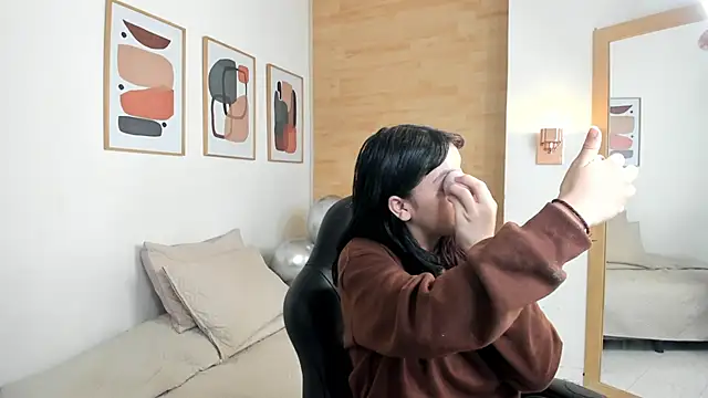 Snapshot of Julieth_brown_ chatting on December 14, 11:26 am Julieth brown online show from December 14, 11:26 am