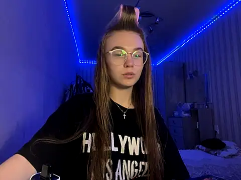 Snapshot of bellameow88 chatting on September 15, 12:49 pm bellameow88 online show from September 15, 12:49 pm