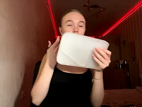 Snapshot of bellameow88 chatting on October 13, 11:54 am bellameow88 online show from October 13, 11:54 am