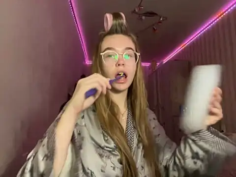 Snapshot of bellameow88 chatting on October 16, 12:06 pm bellameow88 online show from October 16, 12:06 pm