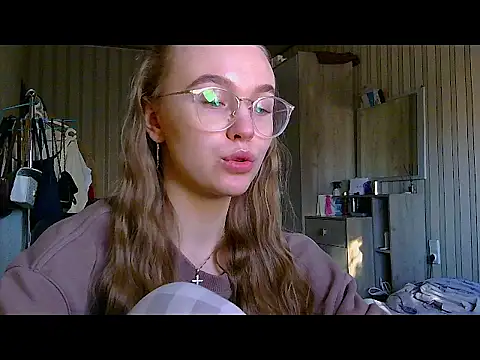 Snapshot of bellameow88 chatting on November 17, 8:53 am bellameow88 online show from November 17, 8:53 am