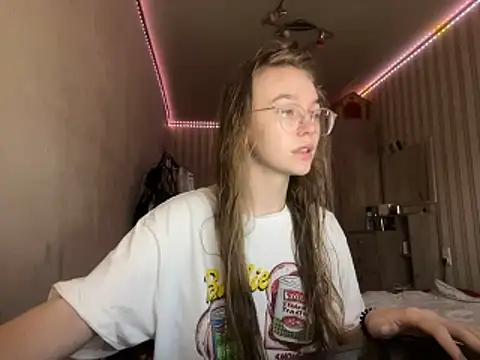 Snapshot of bellameow88 chatting on November 25, 9:53 am bellameow88 online show from November 25, 9:53 am