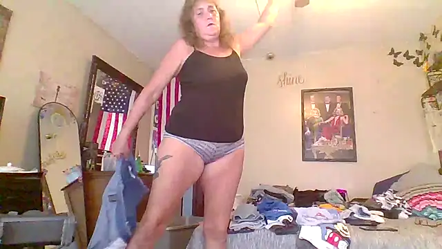 Snapshot of Bored_Grandma chatting on September 30, 7:19 pm Bored Grandma online show from September 30, 7:19 pm