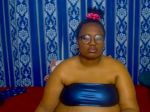 JUICEYLIPS333 online show from November 9, 6:39 pm