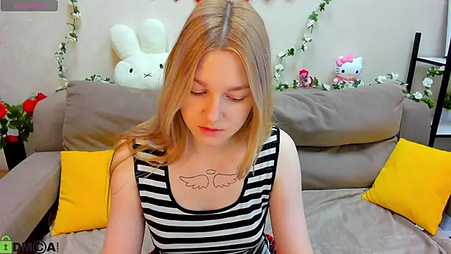 Sylvia Ortiz online show from February 25, 1:04 am