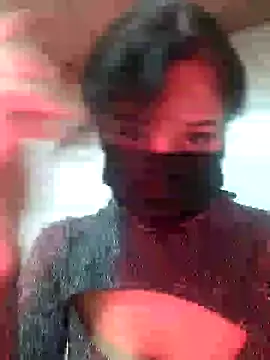 Snapshot of linalolo_12 chatting on October 17, 10:07 am linalolo 12 online show from October 17, 10:07 am