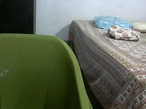 Snapshot of bosemalini chatting on October 26, 6:03 pm bosemalini online show from October 26, 6:03 pm