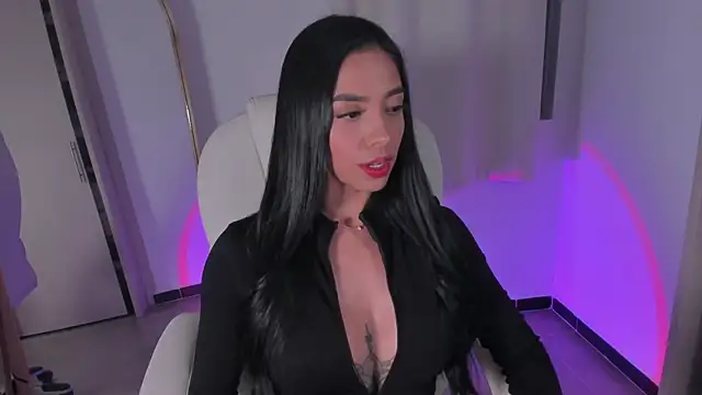 Snapshot of seductivelvet chatting on January 12, 1:55 am seductivelvet online show from January 12, 1:55 am