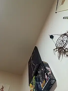 Butterflyann9090 online show from December 4, 8:01 am