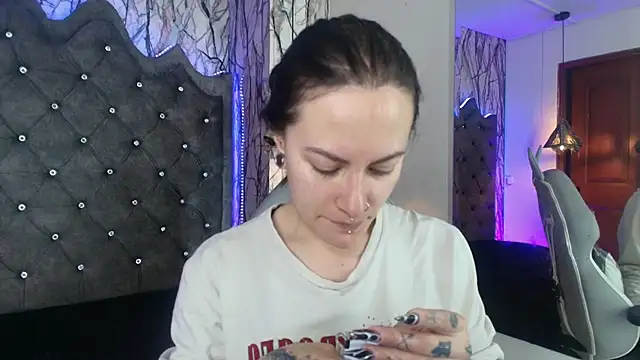 Zami Escobar of online show from October 2, 7:21 pm