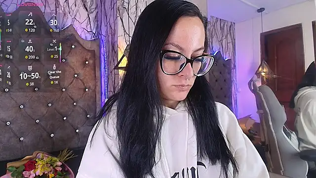 Zami Escobar of online show from November 28, 6:32 pm