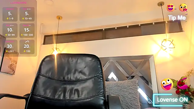 Snapshot of Candy_Hott7 chatting on October 7, 8:39 pm Candy Hott7 online show from October 7, 8:39 pm