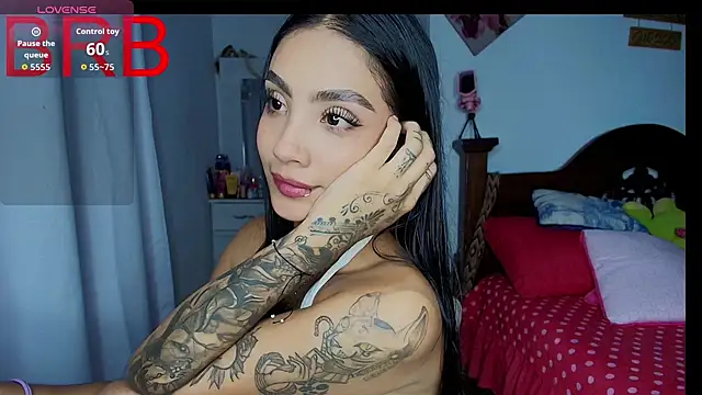 mia yireth online show from December 4, 3:10 pm