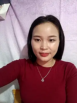 Snapshot of Lili_lovely chatting on October 24, 2:19 am Lili lovely online show from October 24, 2:19 am